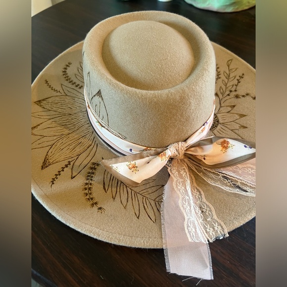 100% Wool Custom Burned FarmHouse Wide Brim Hat - Picture 7 of 12